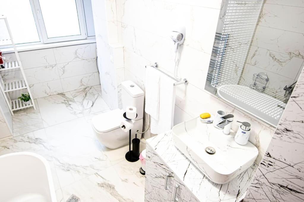 Ultra Central Luxury 3Br 2Bath Apt & Amazing Views Bucureşti Exterior foto